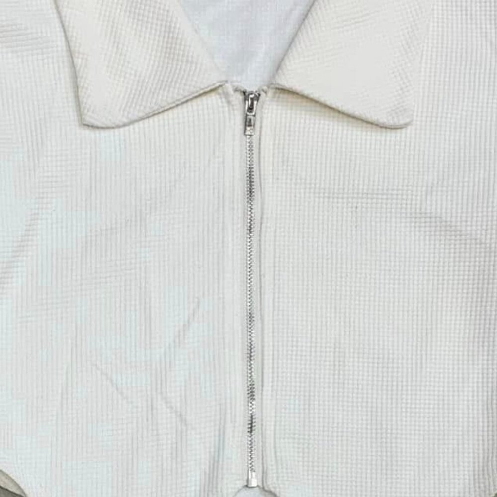 Feminine Cream Ribbed Cropped Top with Zipper - Picture 2 of 4